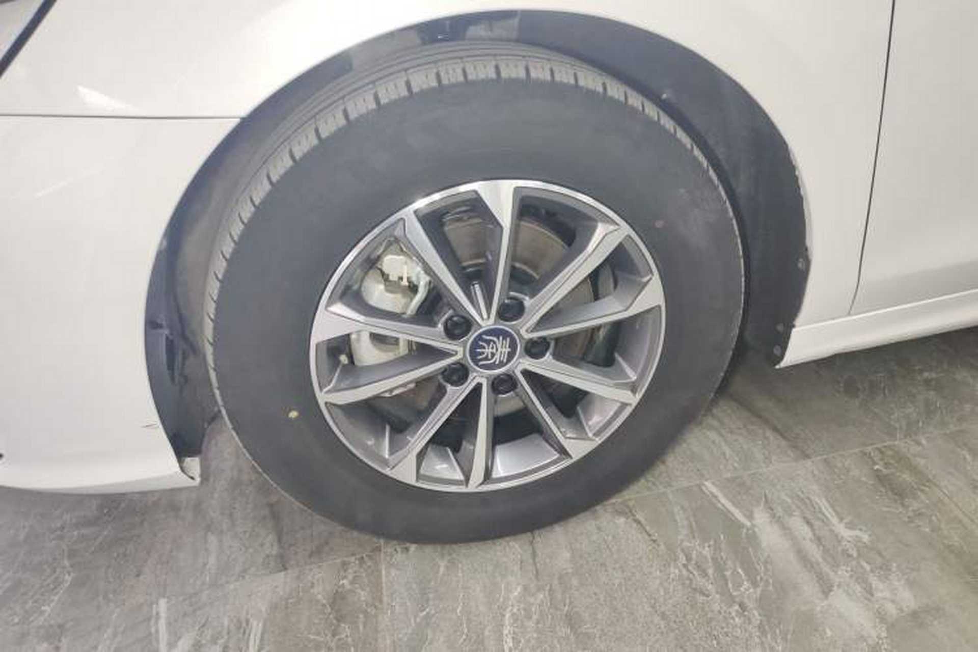 Used BYD Qin PLUS 2024 HONOR Edition DM-i 55KM Leading Model Left Front Wheel Hub