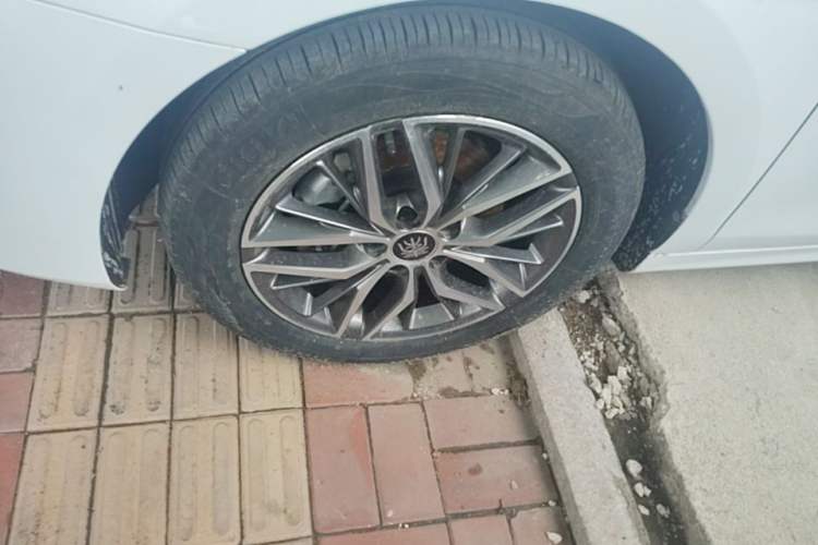 Used BYD Qin PLUS 2024 Honor Edition EV 510KM Leading Model Left Front Wheel Hub