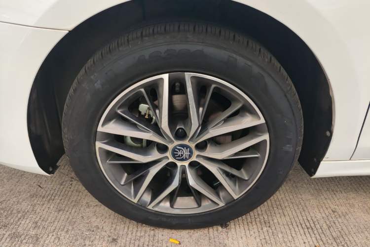 Used BYD Qin PLUS 2024 Honor Edition EV 510KM Leading Model Left Front Wheel Hub