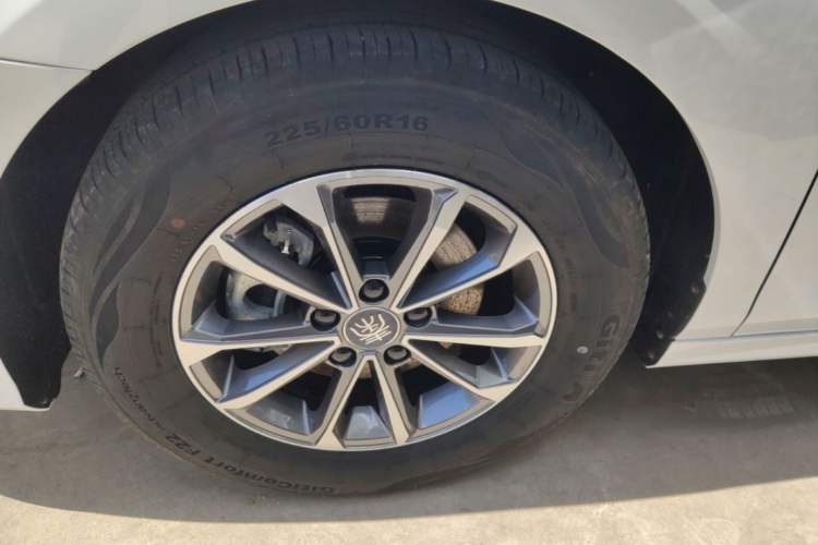 Used BYD Qin PLUS 2024 HONOR Edition DM-i 55KM Leading Model Left Front Wheel Hub