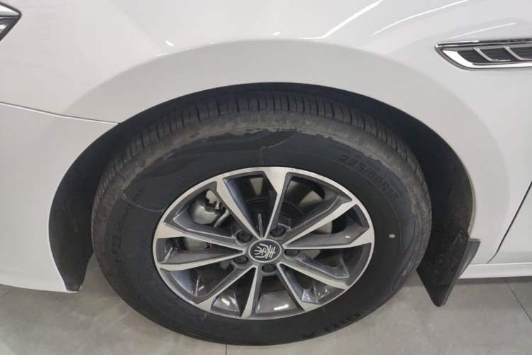 Used BYD Qin PLUS 2024 HONOR Edition DM-i 55KM Leading Model Left Front Wheel Hub
