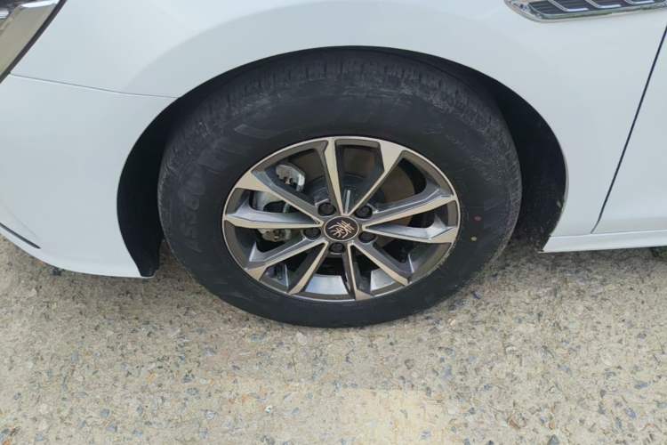 Used BYD Qin PLUS 2024 HONOR Edition DM-i 55KM Leading Model Left Front Wheel Hub