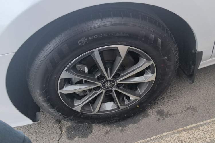 Used BYD Qin PLUS 2024 HONOR Edition DM-i 55KM Leading Model Left Front Wheel Hub