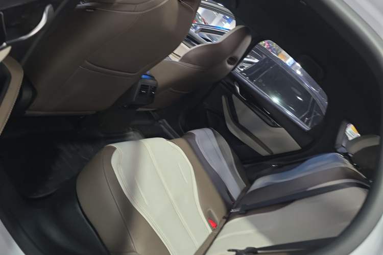 Used BYD Qin PLUS 2024 HONOR Edition DM-i 55KM Leading Model Left Rear Seat