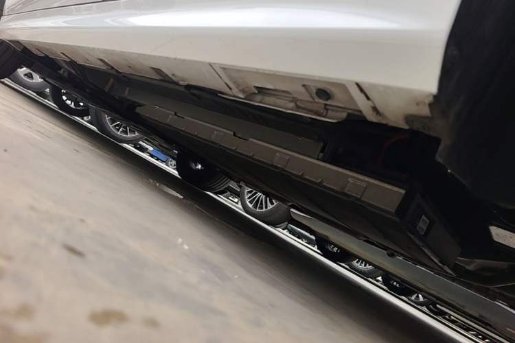 Used BYD Qin PLUS 2024 HONOR Edition DM-i 55KM Leading Model Left Side Sill