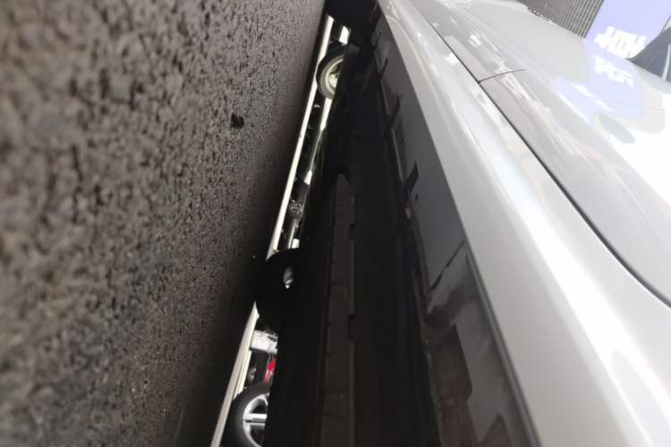 Used BYD Qin PLUS 2024 HONOR Edition DM-i 55KM Leading Model Left Side Sill