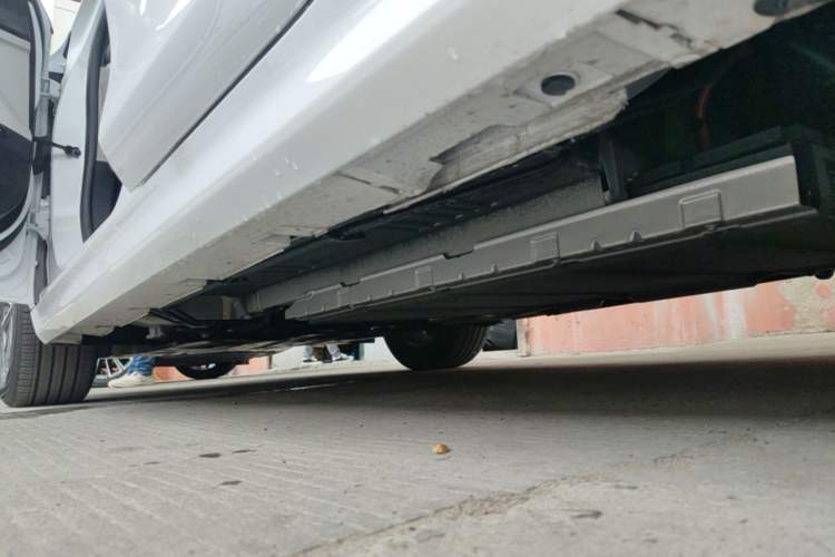 Used BYD Qin PLUS 2024 HONOR Edition DM-i 55KM Leading Model Left Side Sill