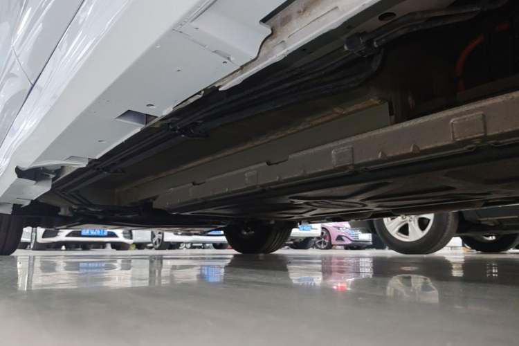 Used BYD Qin PLUS 2024 HONOR Edition DM-i 55KM Leading Model Left Side Sill