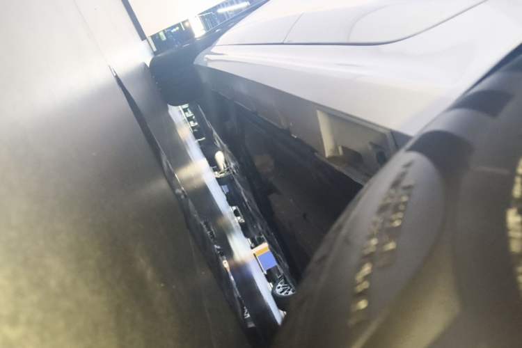 Used BYD Qin PLUS 2024 HONOR Edition DM-i 55KM Leading Model Left Side Sill