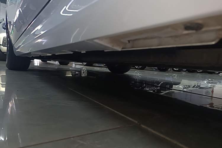Used BYD Qin PLUS 2024 HONOR Edition DM-i 55KM Leading Model Left Side Sill
