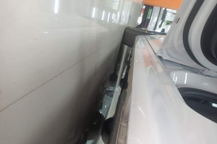 Used BYD Qin PLUS 2024 HONOR Edition DM-i 55KM Leading Model Left Side Sill