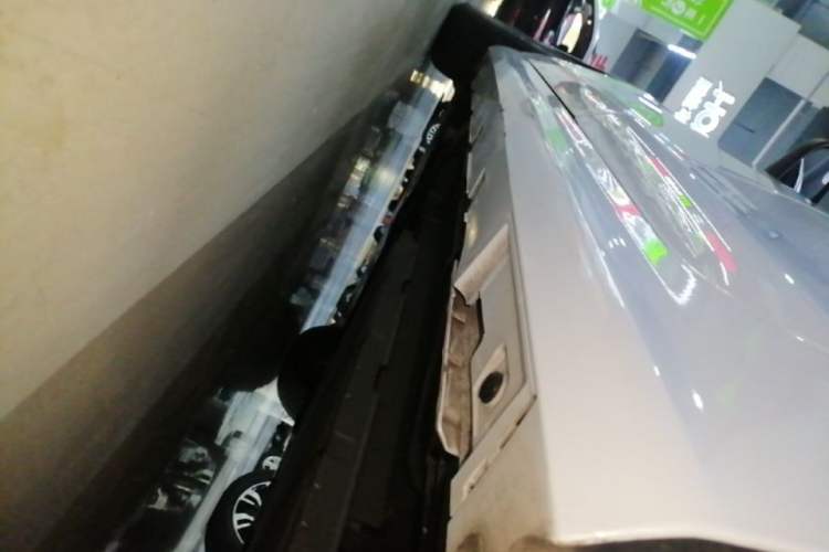 Used BYD Qin PLUS 2024 HONOR Edition DM-i 55KM Leading Model Left Side Sill