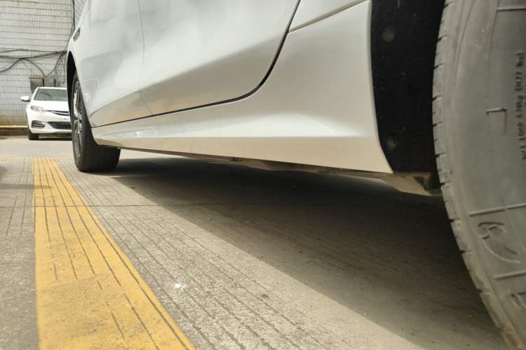 Used BYD Qin PLUS 2024 Honor Edition EV 420KM Leading Model Left Side Sill