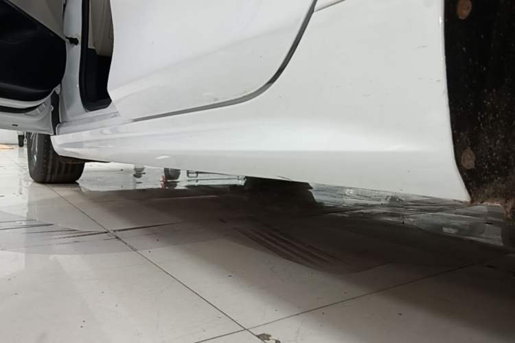 Used BYD Qin PLUS 2024 HONOR Edition DM-i 55KM Leading Model Left Side Sill