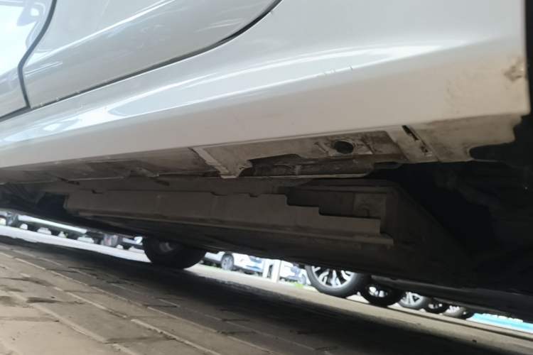 Used BYD Qin PLUS 2024 HONOR Edition DM-i 120KM Leading Model Left Side Sill