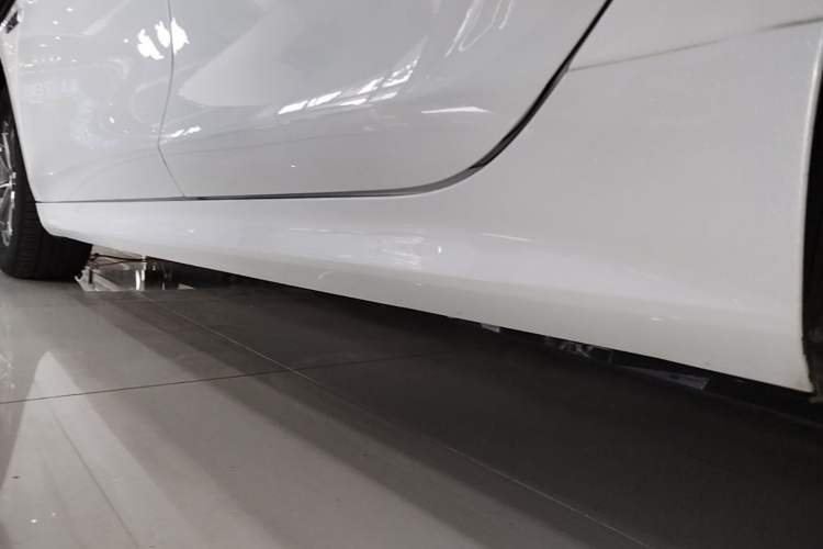 Used BYD Qin PLUS 2024 HONOR Edition DM-i 55KM Leading Model Left Side Sill