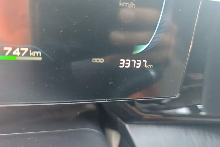 Used BYD Qin PLUS 2024 HONOR Edition DM-i 55KM Leading Model Odometer Close Up