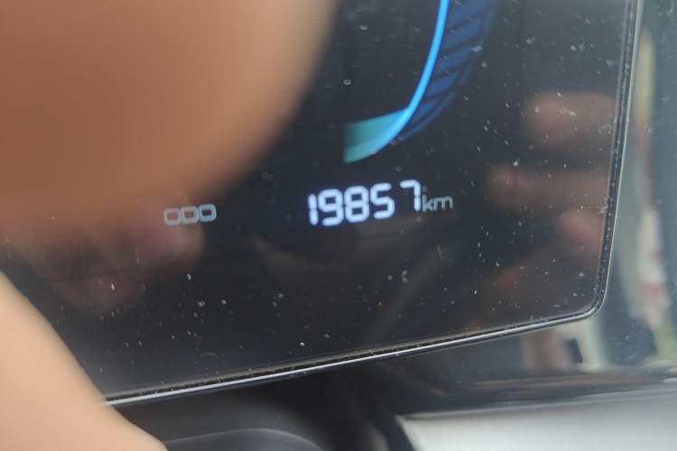 Used BYD Qin PLUS 2024 HONOR Edition DM-i 55KM Beyond Model Odometer Close Up