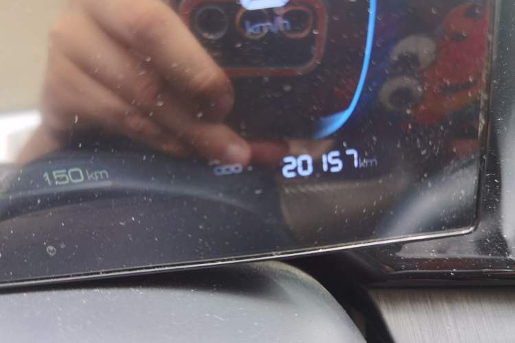 Used BYD Qin PLUS 2024 HONOR Edition DM-i 55KM Leading Model Odometer Close Up