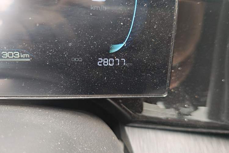 Used BYD Qin PLUS 2024 HONOR Edition DM-i 55KM Leading Model Odometer Close Up