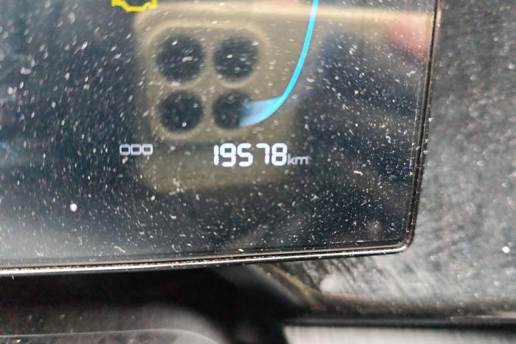 Used BYD Qin PLUS 2024 HONOR Edition DM-i 55KM Leading Model Odometer Close Up