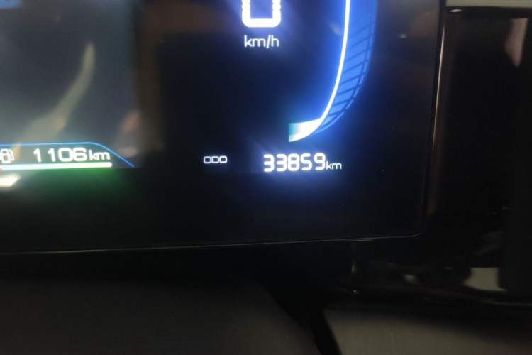 Used BYD Qin PLUS 2024 HONOR Edition DM-i 55KM Leading Model Odometer Close Up