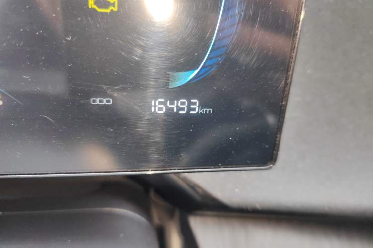 Used BYD Qin PLUS 2024 HONOR Edition DM-i 55KM Leading Model Odometer Close Up
