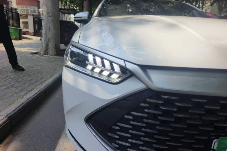 Used BYD Qin PLUS 2024 HONOR Edition DM-i 55KM Leading Model Right Front Headlight