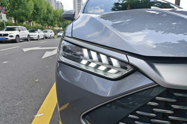 Used BYD Qin PLUS 2024 HONOR Edition DM-i 55KM Leading Model Right Front Headlight