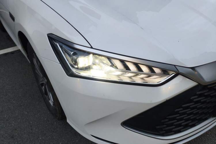 Used BYD Qin PLUS 2024 HONOR Edition DM-i 55KM Leading Model Right Front Headlight