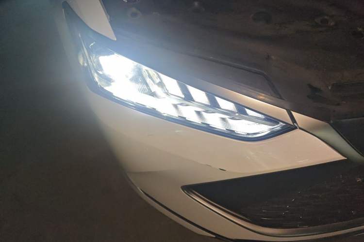 Used BYD Qin PLUS 2024 HONOR Edition DM-i 55KM Leading Model Right Front Headlight