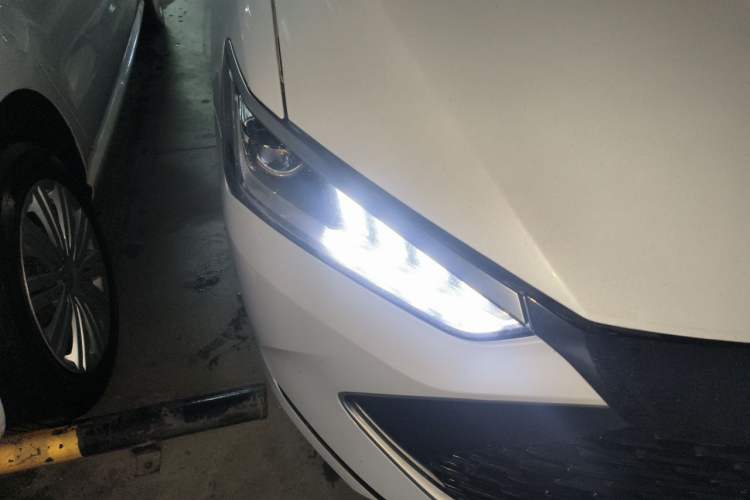 Used BYD Qin PLUS 2024 HONOR Edition DM-i 55KM Leading Model Right Front Headlight