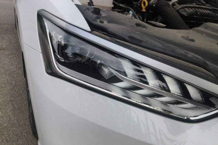 Used BYD Qin PLUS 2024 HONOR Edition DM-i 55KM Leading Model Right Front Headlight