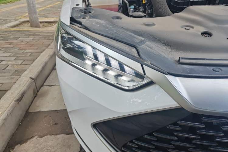 Used BYD Qin PLUS 2024 HONOR Edition DM-i 55KM Leading Model Right Front Headlight