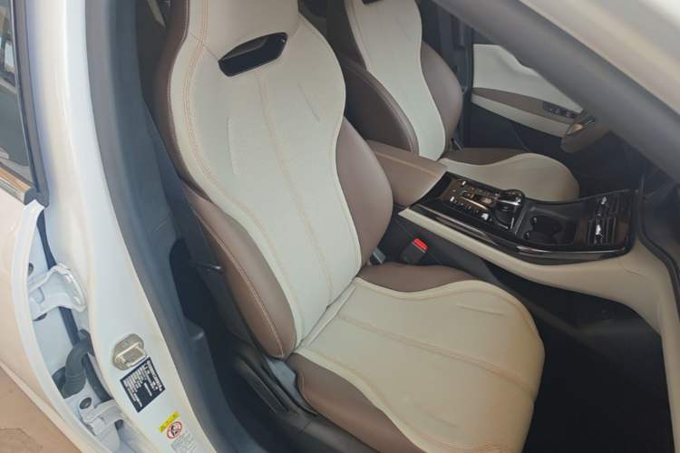 Used BYD Qin PLUS 2024 HONOR Edition DM-i 55KM Leading Model Right Front Seat