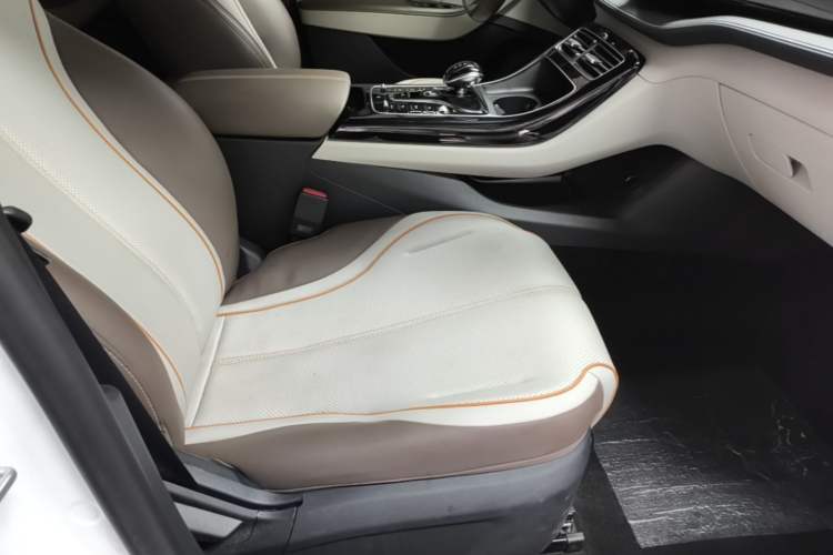 Used BYD Qin PLUS 2024 HONOR Edition DM-i 120KM Leading Model Right Front Seat