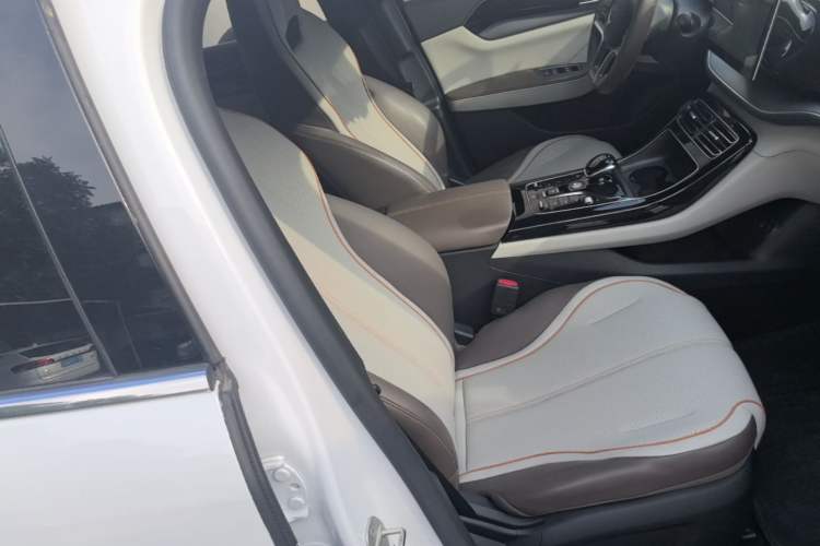 Used BYD Qin PLUS 2024 Honor Edition EV 510KM Leading Model Right Front Seat