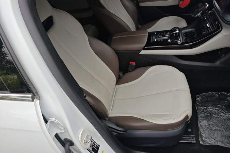 Used BYD Qin PLUS 2024 HONOR Edition DM-i 55KM Beyond Model Right Front Seat