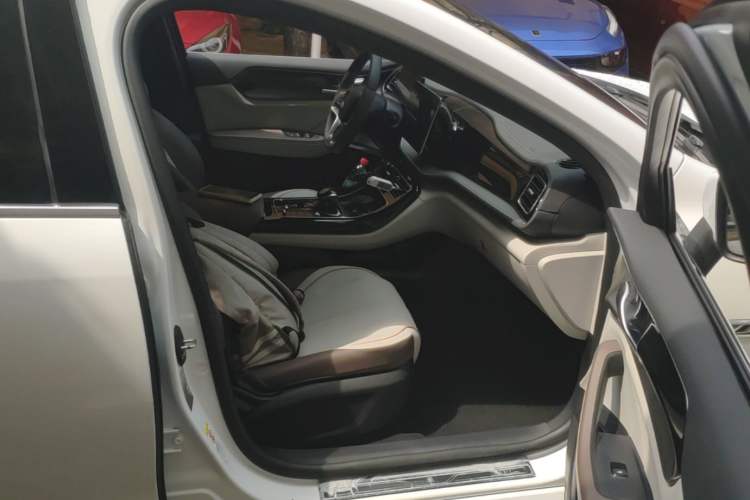 Used BYD Qin PLUS 2024 Honor Edition EV 420KM Beyond Model Right Front Seat