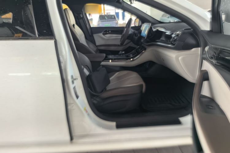 Used BYD Qin PLUS 2024 Honor Edition EV 510KM Leading Model Right Front Seat