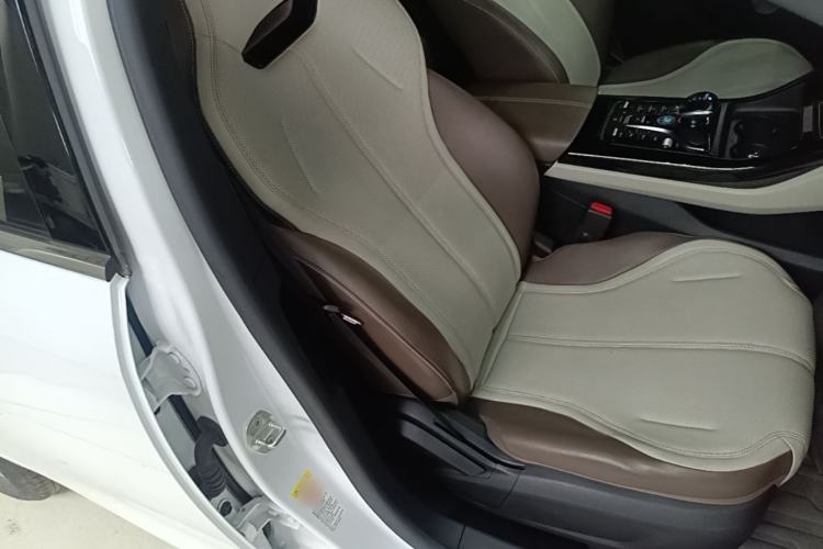 Used BYD Qin PLUS 2024 HONOR Edition DM-i 55KM Leading Model Right Front Seat