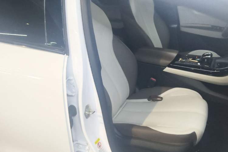 Used BYD Qin PLUS 2024 HONOR Edition DM-i 55KM Leading Model Right Front Seat