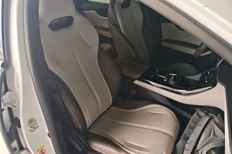 Used BYD Qin PLUS 2024 HONOR Edition DM-i 55KM Leading Model Right Front Seat
