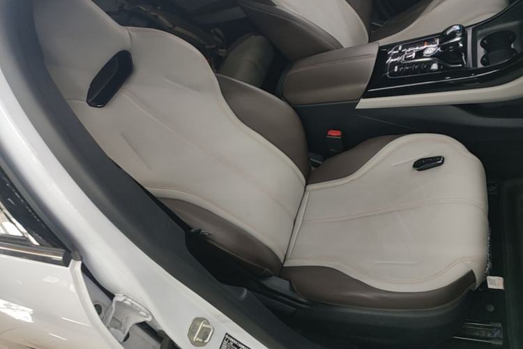 Used BYD Qin PLUS 2024 HONOR Edition DM-i 55KM Leading Model Right Front Seat