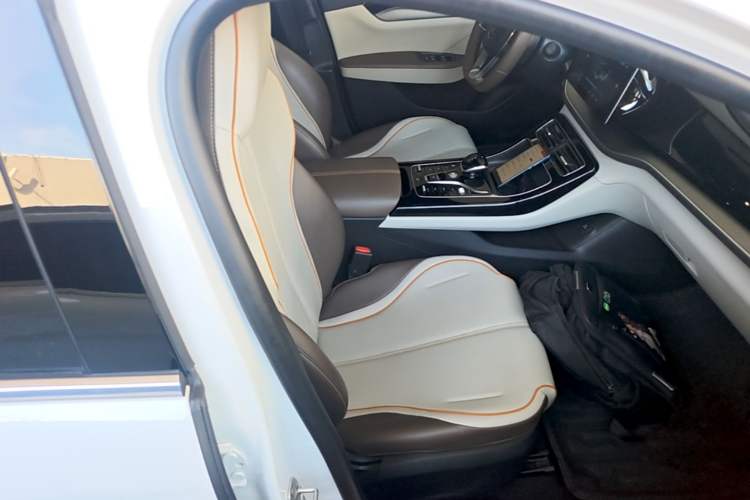 Used BYD Qin PLUS 2024 HONOR Edition DM-i 120KM Leading Model Right Front Seat