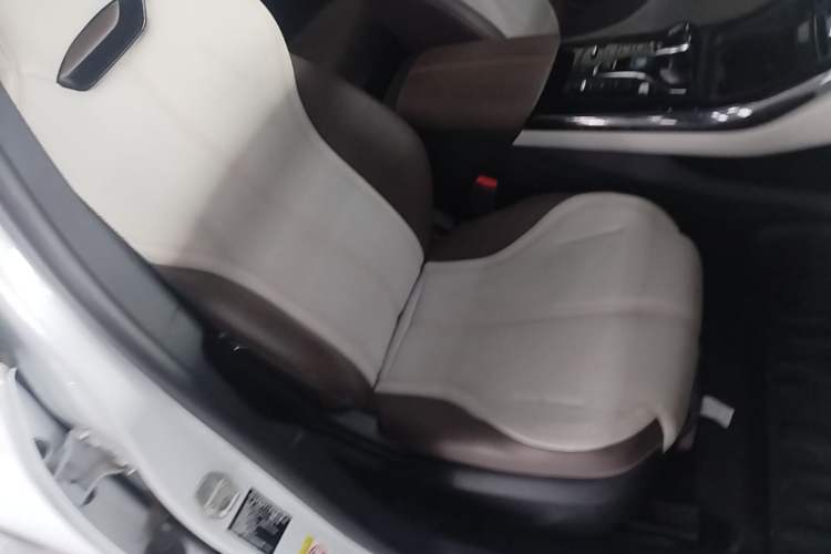 Used BYD Qin PLUS 2024 HONOR Edition DM-i 55KM Leading Model Right Front Seat