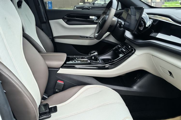 Used BYD Qin PLUS 2024 HONOR Edition DM-i 55KM Leading Model Right Front Seat