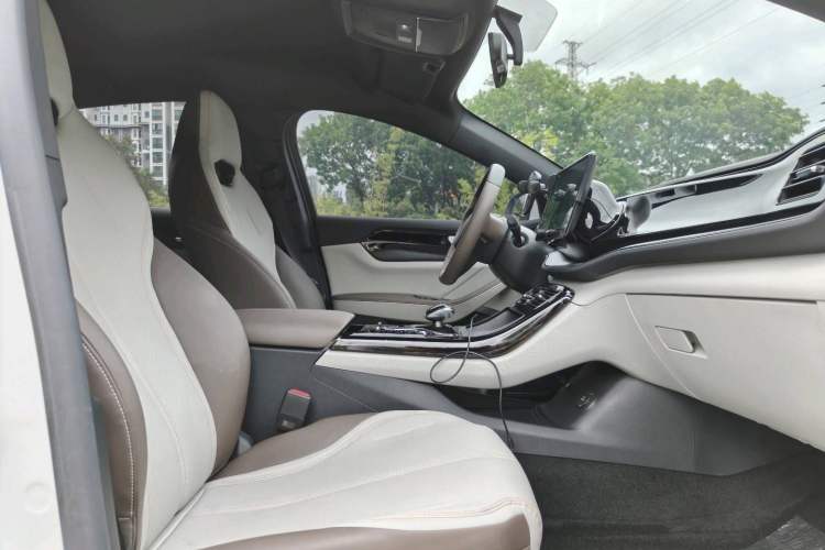 Used BYD Qin PLUS 2024 HONOR Edition DM-i 55KM Leading Model Right Front Seat