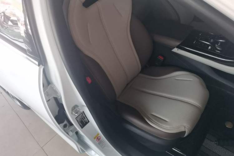 Used BYD Qin PLUS 2024 HONOR Edition DM-i 55KM Leading Model Right Front Seat