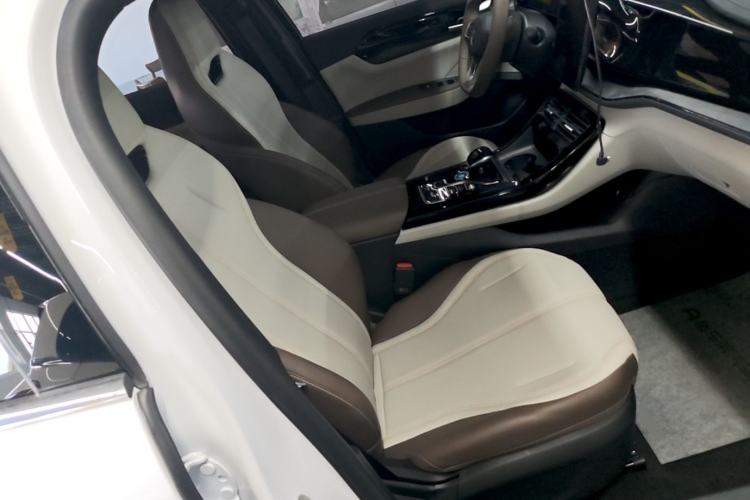 Used BYD Qin PLUS 2024 HONOR Edition DM-i 55KM Leading Model Right Front Seat